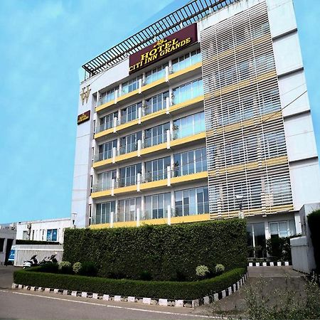 Hotel Citi Inn Grande Zirakpur ภายนอก รูปภาพ