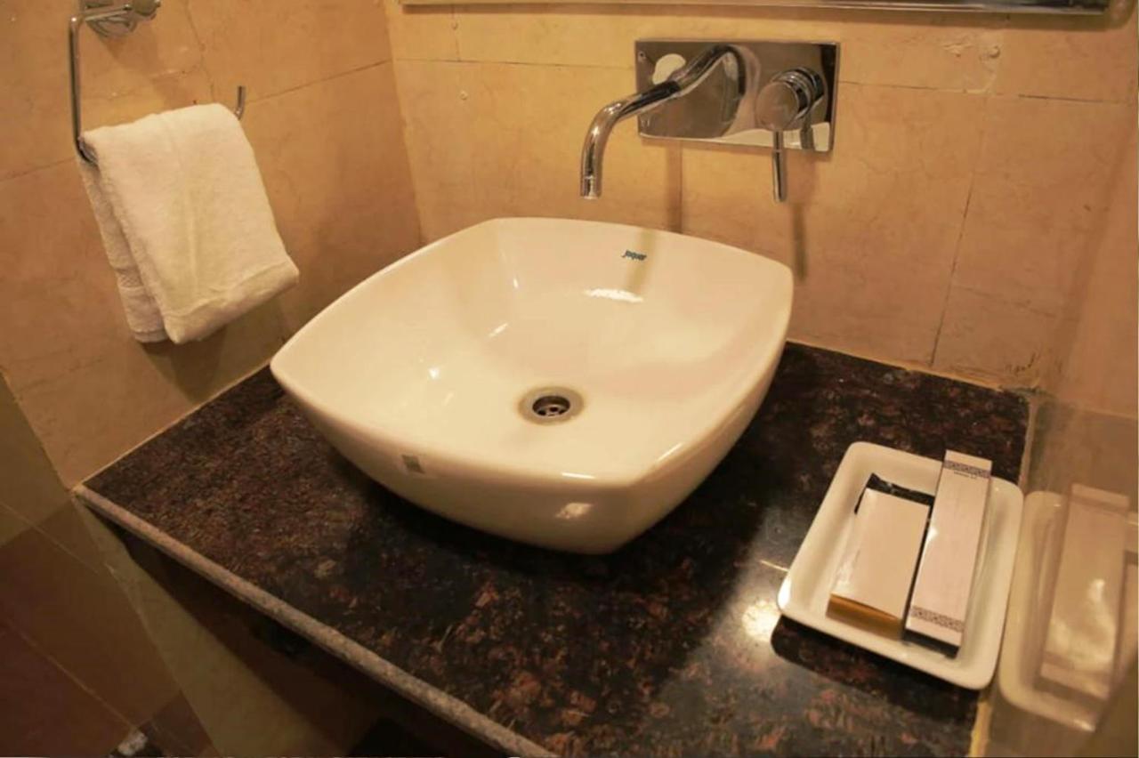 Hotel Citi Inn Grande Zirakpur ภายนอก รูปภาพ