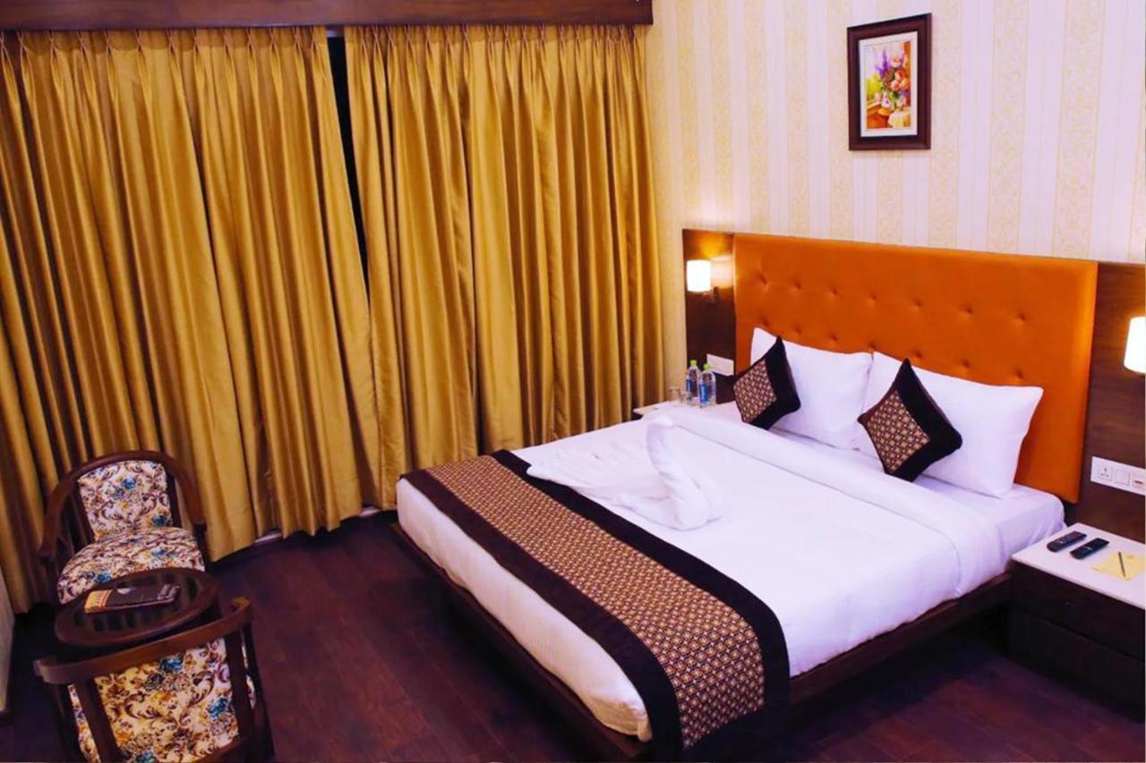 Hotel Citi Inn Grande Zirakpur ภายนอก รูปภาพ