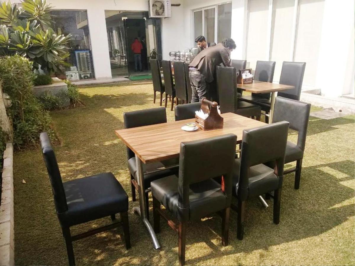 Hotel Citi Inn Grande Zirakpur ภายนอก รูปภาพ