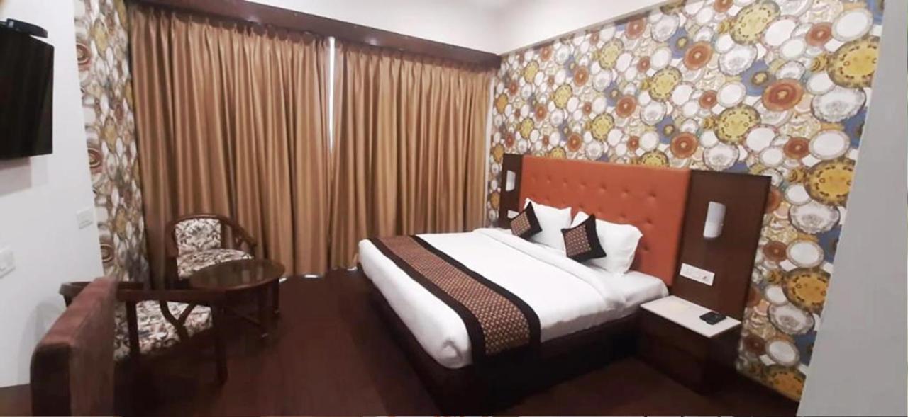 Hotel Citi Inn Grande Zirakpur ภายนอก รูปภาพ