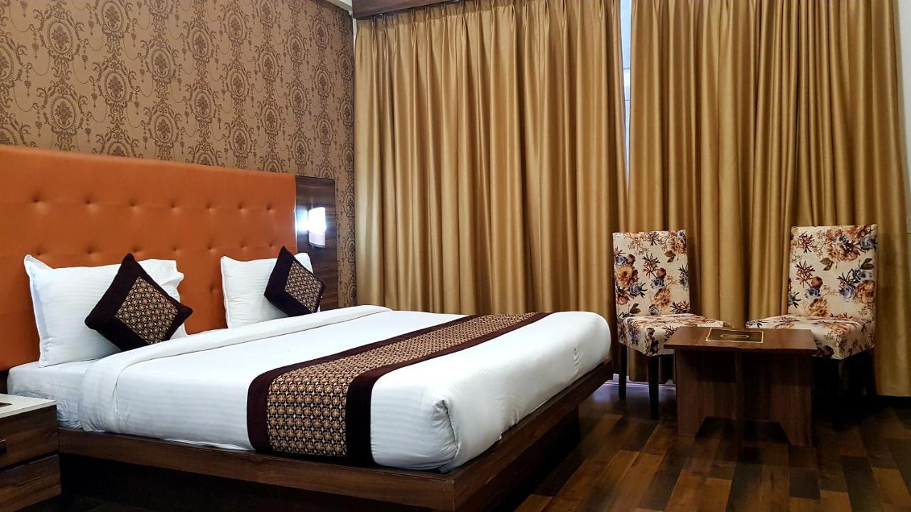 Hotel Citi Inn Grande Zirakpur ภายนอก รูปภาพ